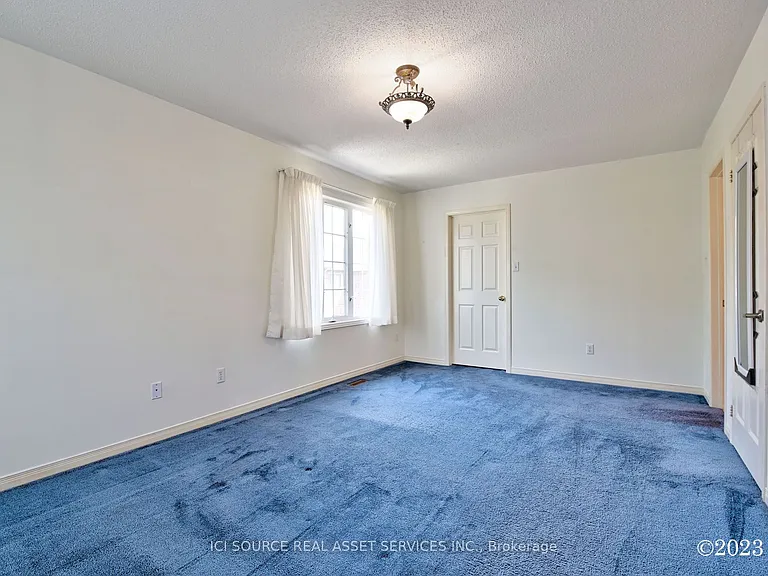 2 Waterton Cres — Photo 15