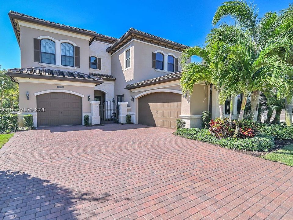 1st image of 9728 Bozzano Dr