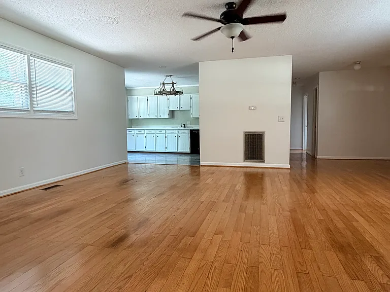 1709 Oak Hill Dr — Photo 13