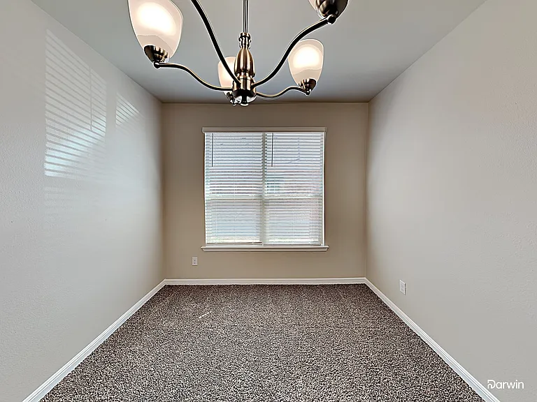 2606 Lavender Ln — Photo 9