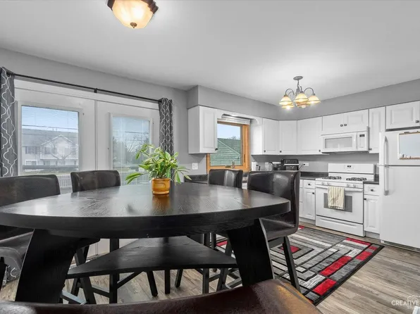 1162 Manchester Ct #1162, South Elgin, IL 60177