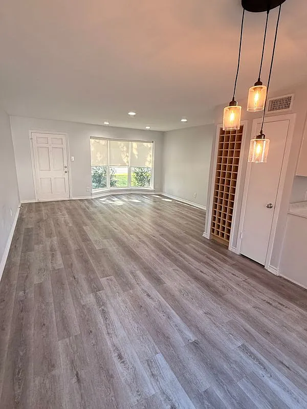 2 bed, 2.0 bath, 1078 sqft, $2,095 — Photo 1