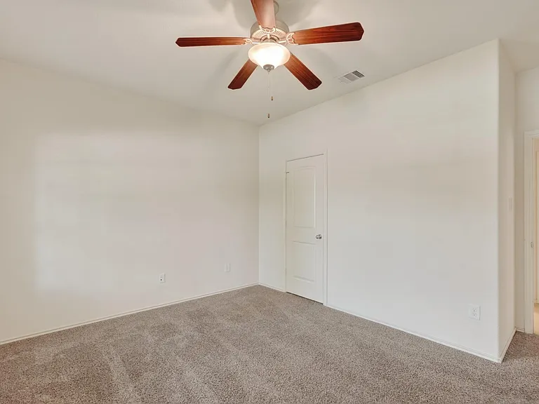 138 Meadow Grove Dr — Photo 33