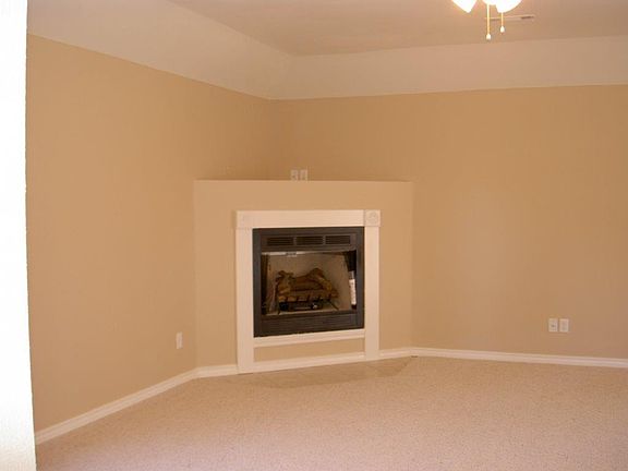 4th image of 2 Tonya Ln