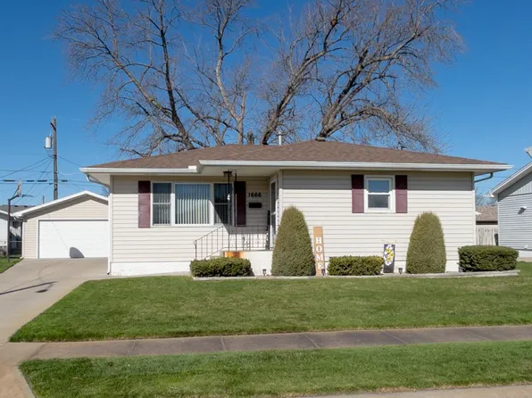 1666 Sunset Dr, Columbus, NE 68601