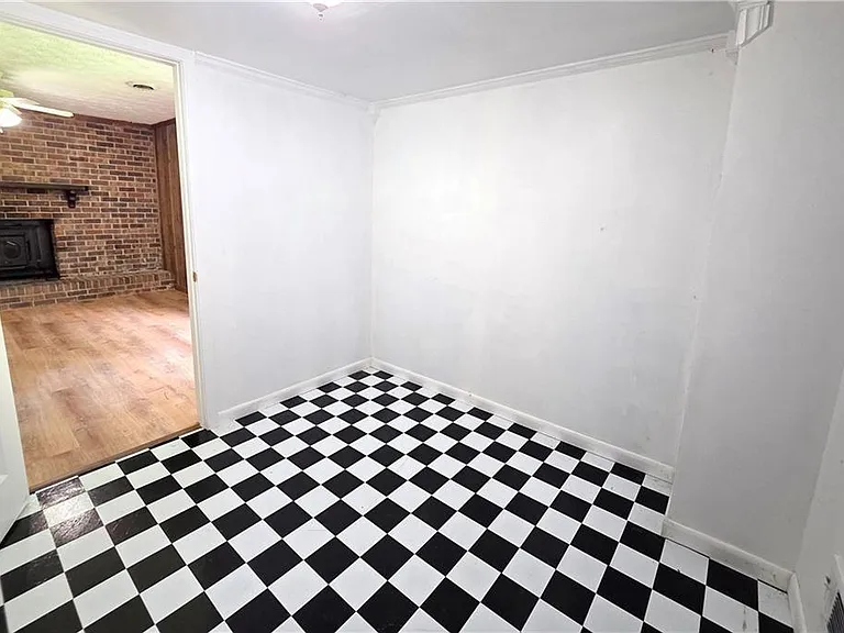 3533 Charlotte Dr — Photo 35
