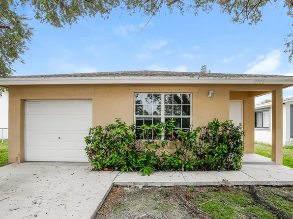 2320 Douglas St, Hollywood, FL 33020
