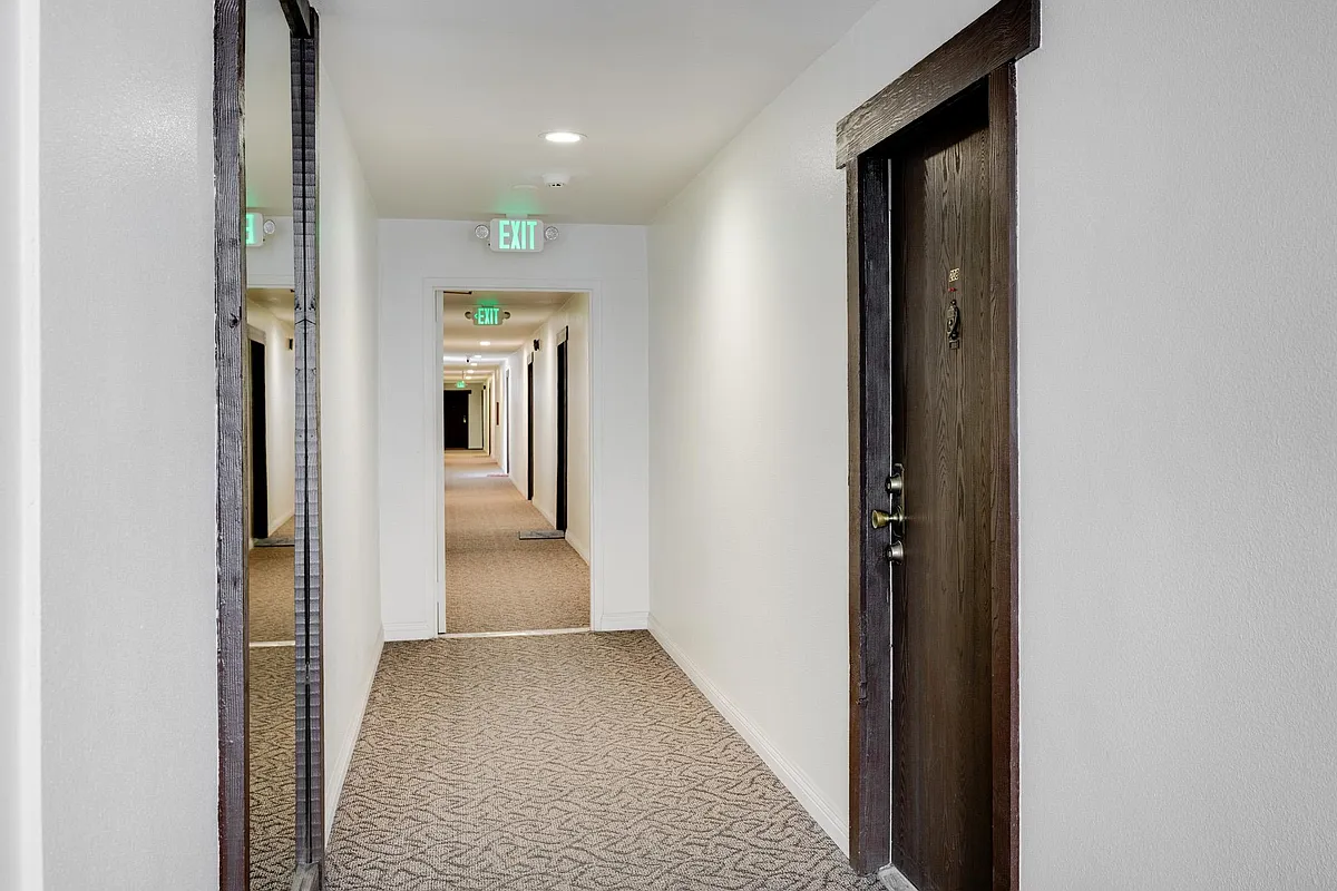 Building Photo - 330 N Jackson St #208