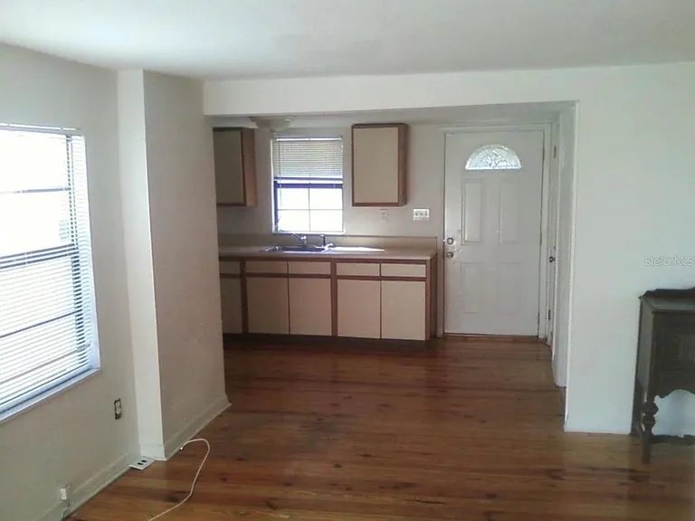 7205 S Manhattan Ave — Photo 3