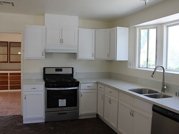 Newly Remodeled Kitchen