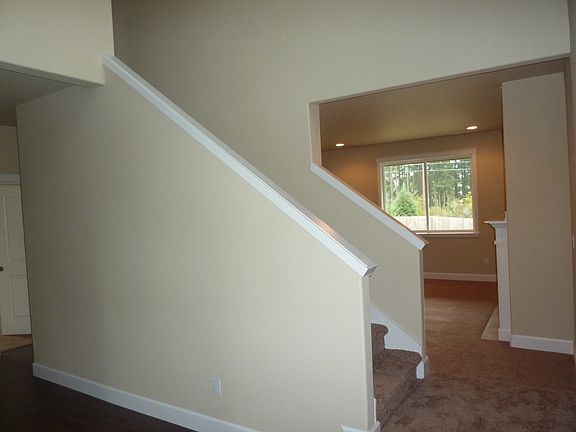 4th image of 9222 198th Street Ct E