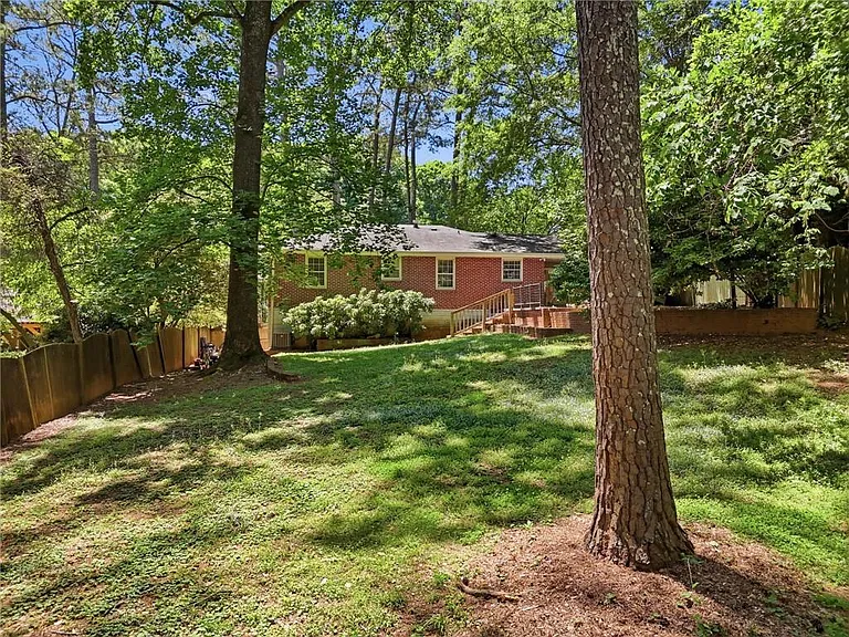 1111 N Valley Dr — Photo 7