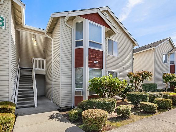 5th image of 800 96th Ave NE Unit B202
