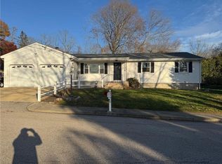 17 Meadow Rd, Scituate, RI 02831