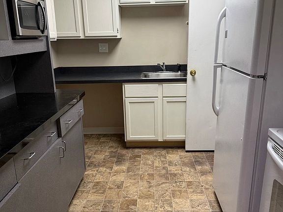 4th image of 114 S Mississippi St #118