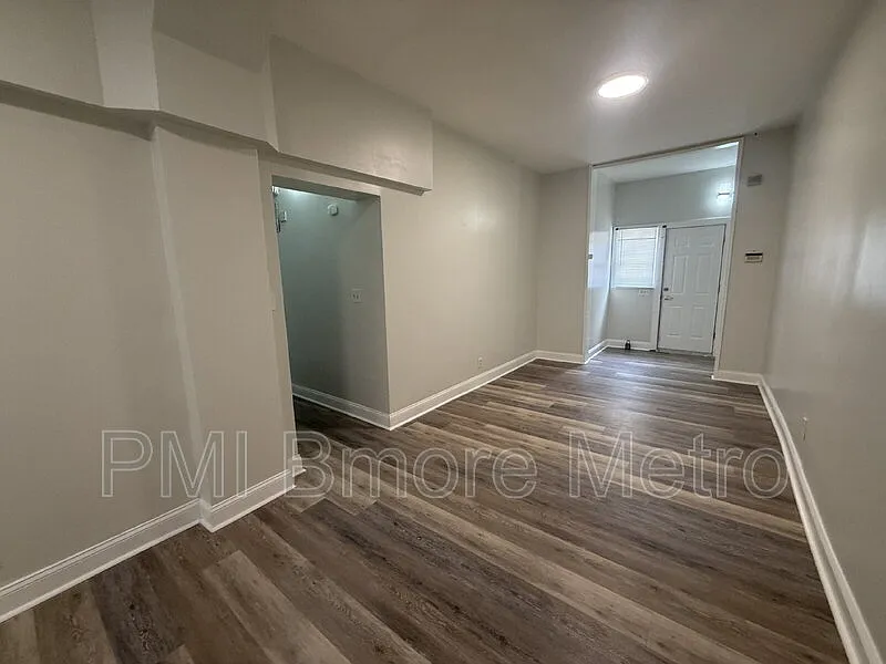 2 bed, 1.0 bath, 1100 sqft, $1,375 — Photo 1