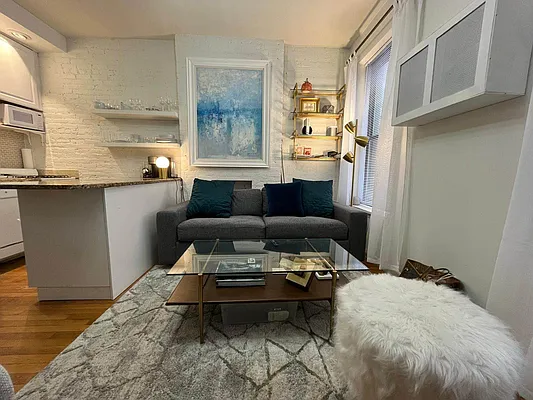 Rented by Aliya Global Realty Inc. | media 12