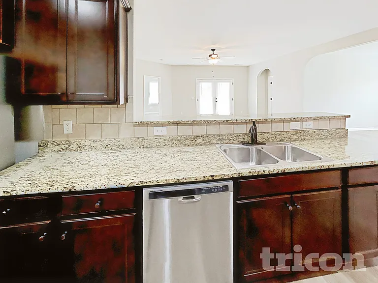 820 Mesa Verde Pl — Photo 6