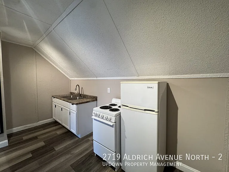 2719 Aldrich Ave N #2 — Photo 25