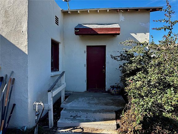 3rd image of 329 Chestnut St