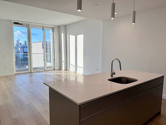 4th image of 29-17 40th Ave #908