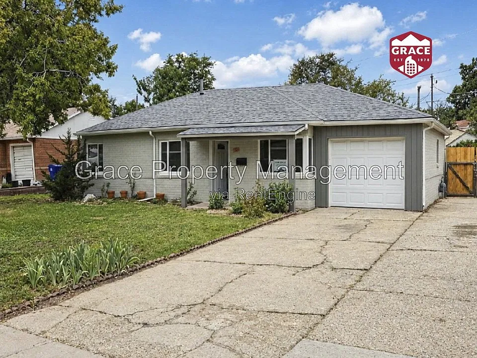 1187 Quentin St