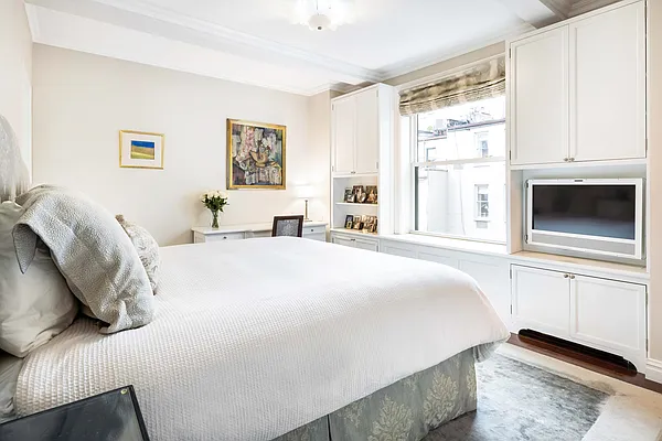 Sold by Douglas Elliman | media 4