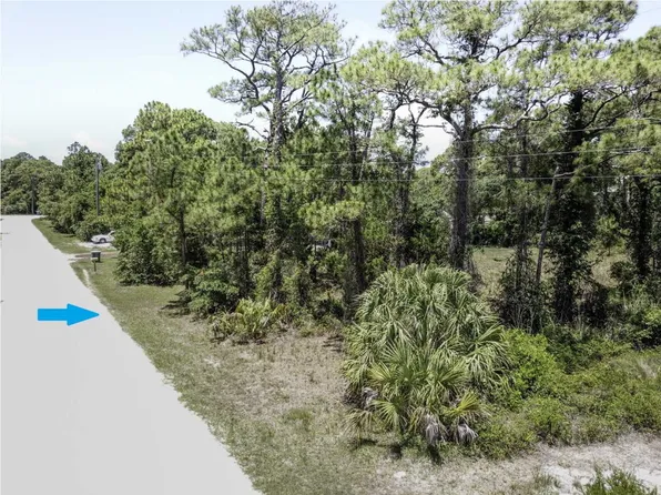 1025 W Bayshore Dr, Eastpoint, FL 32328