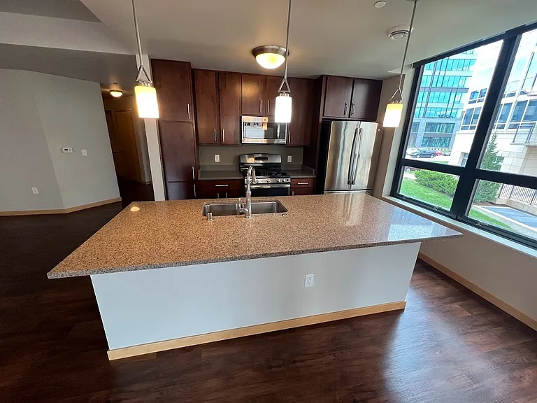 Venture Luxury High Rise — Photo 93