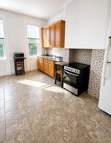992 Hart St #2 Photo 1