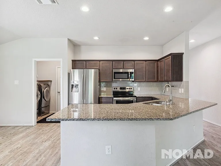 536 Long Leaf Dr — Photo 6