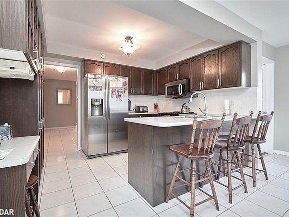3rd image of 94 Hurst Dr