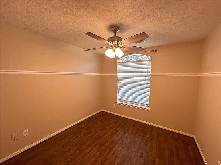 3734 Paigewood Dr — Photo 5