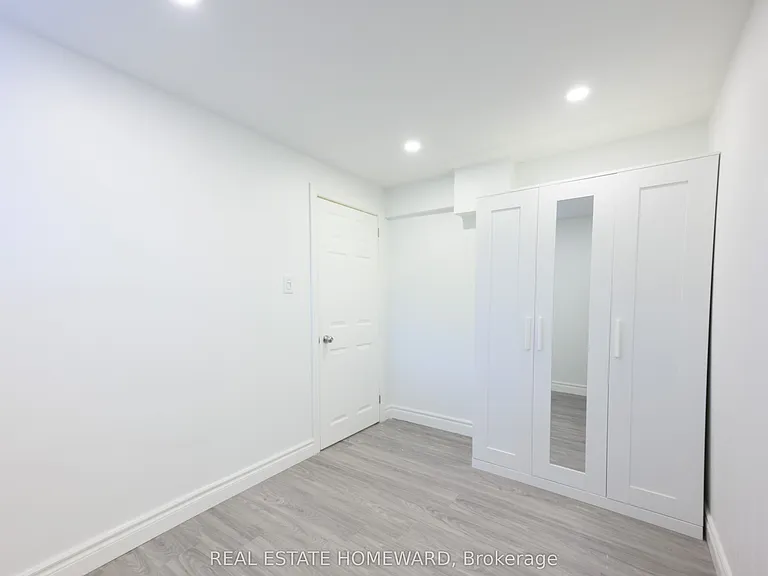 114 Old Sheppard Ave #LOWER — Photo 8