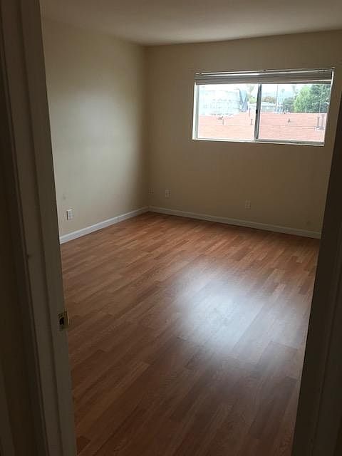 2nd image of 4303 Gresham St APT 4