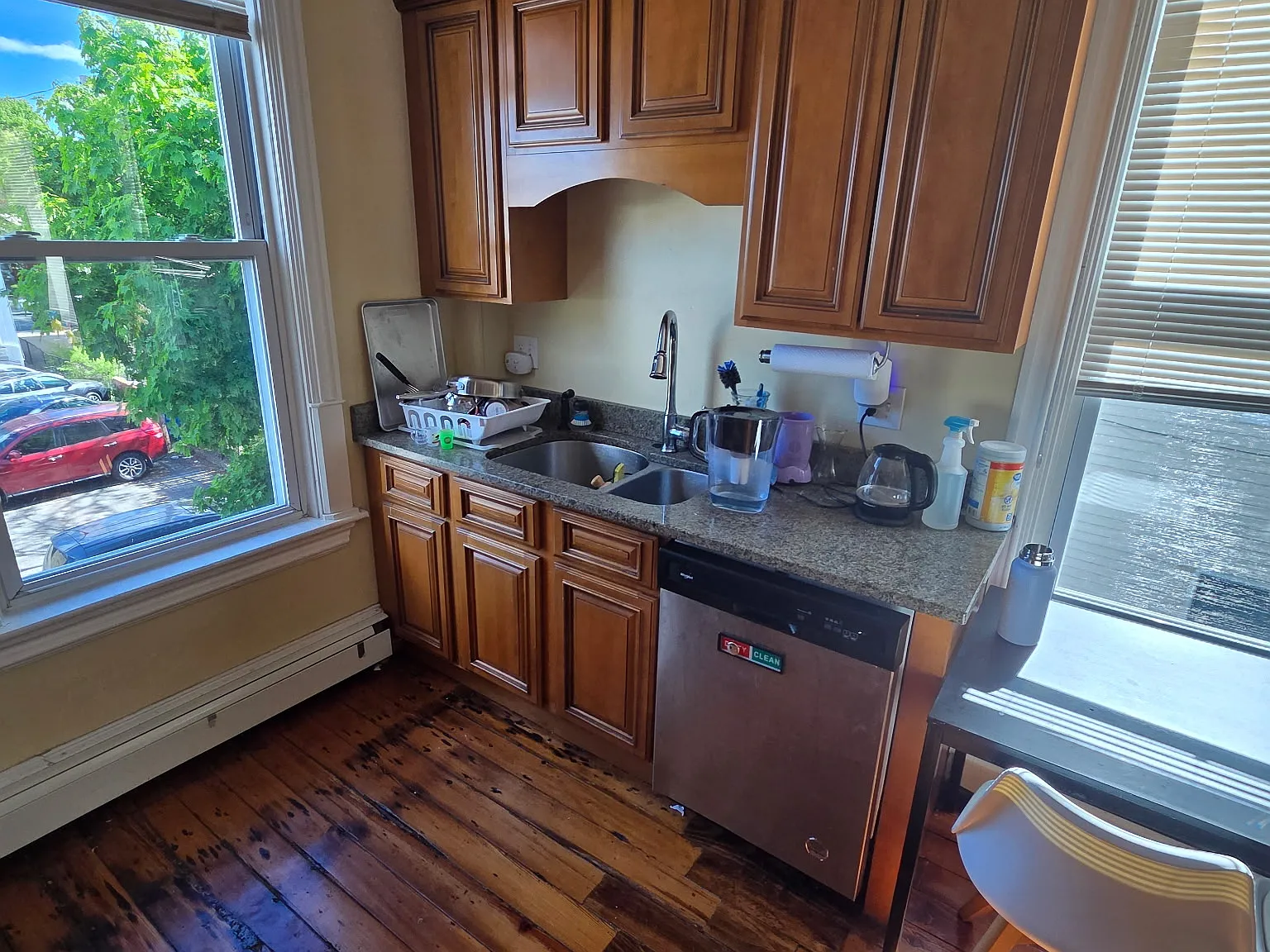 4 bed, 2000 sqft, $995 — Photo 2
