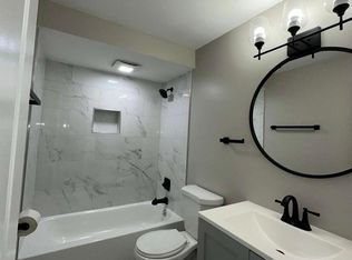 9200 Erie St #1D, Highland, IN 46322