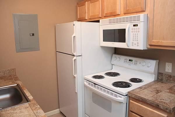 1st image of 1518 D St APT 12