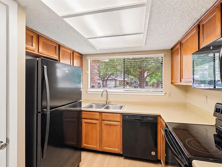 13355 Water Oak Ln #B — Photo 3