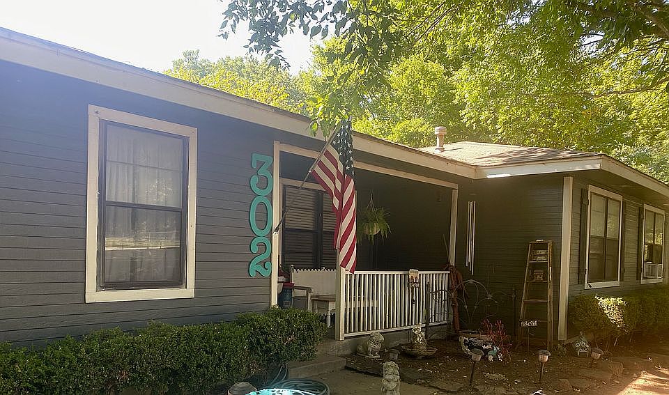 1st image of 302 S 285th East Ave