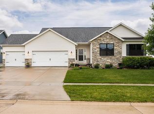 2365 Pebble Creek Dr, Marion, IA 52302