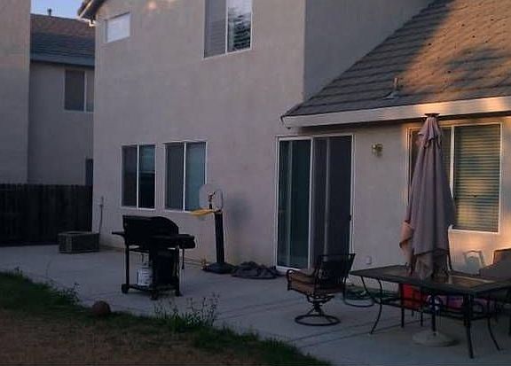 3rd image of 2476 Burberry Way