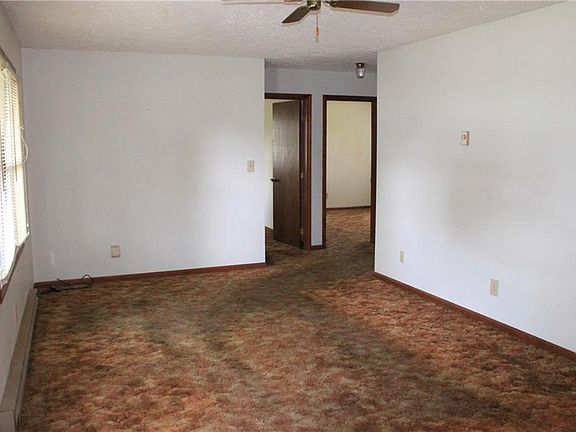 3rd image of 305 W Main St