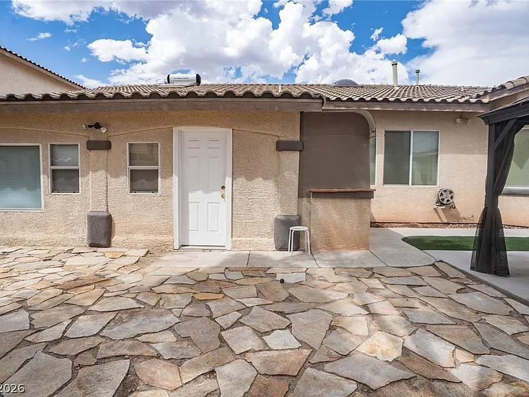 7861 Darby Ave — Photo 41