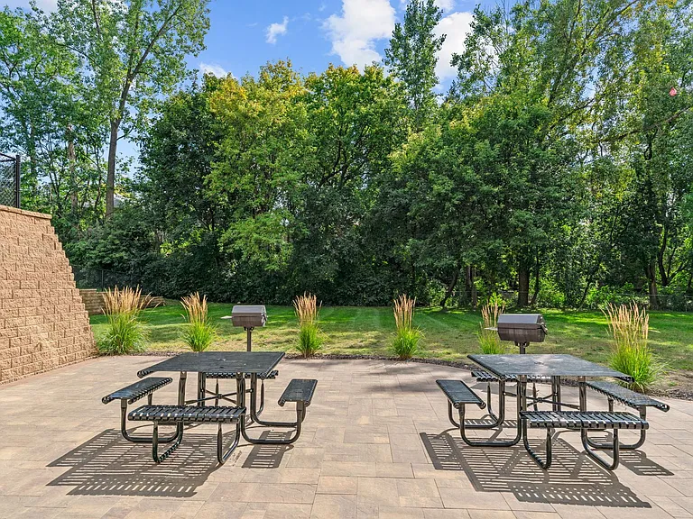 Cedarwood West Apartments | 2-Bedroom Apartments — Photo 31