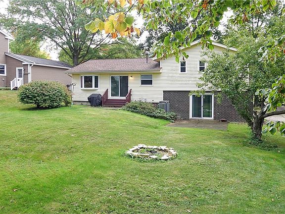 5th image of 310 S Park Dr