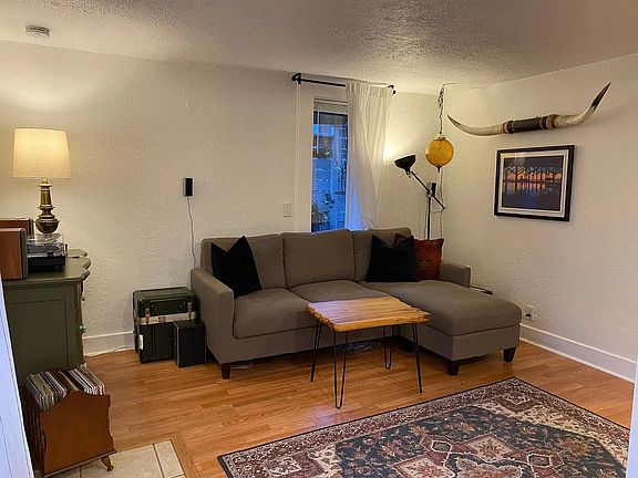 5th image of 804 W Howe St #2