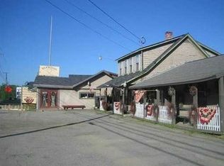 191 E Main St, Searsport, ME 04974
