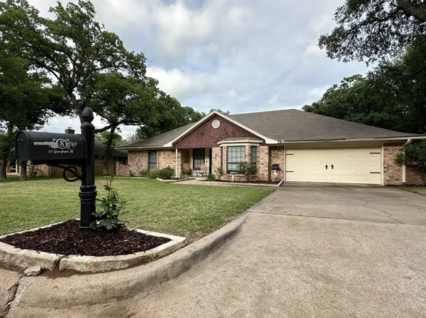 22 Greenbriar St, Mineral Wells, TX 76067