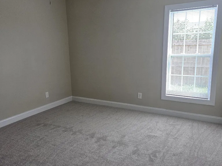 325 S Pointe Dr #B — Photo 11